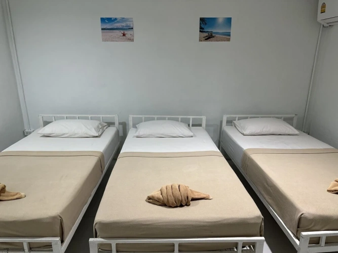 Standard Triple room