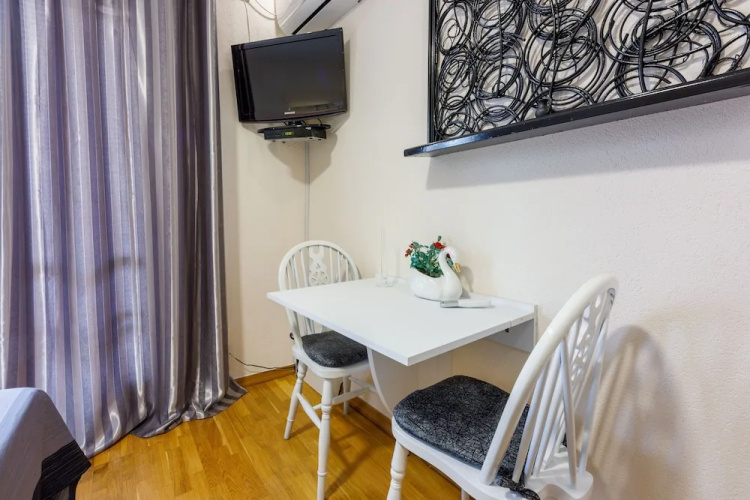 Apartments and Room ART