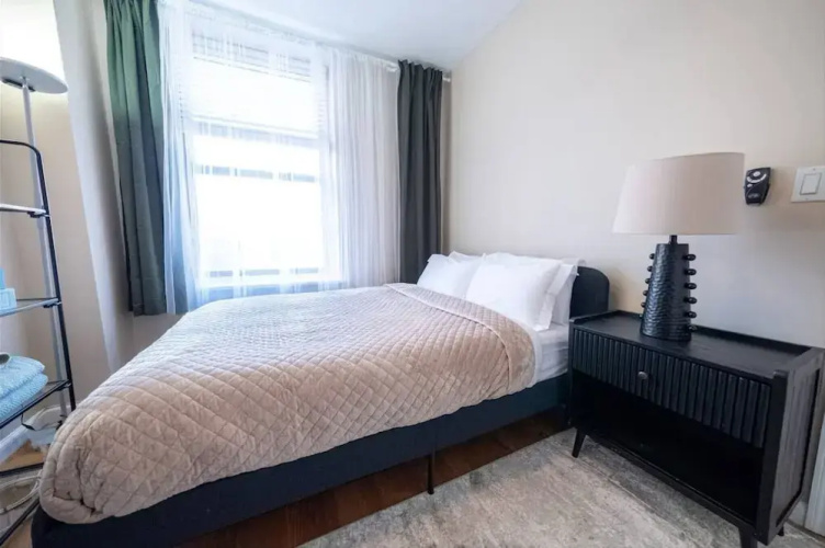 3 Bedroom Apartment Located In Manhattan
