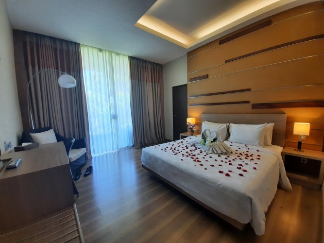 3 Bedrooms Suite with balcony and with view