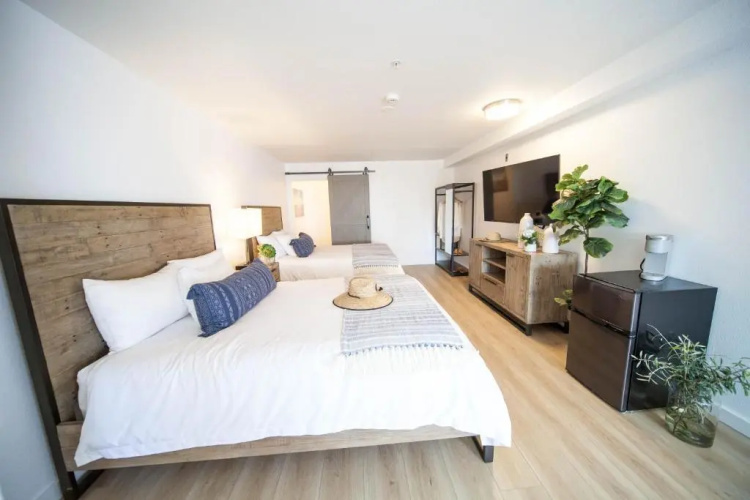 The Surfbreak Hotel