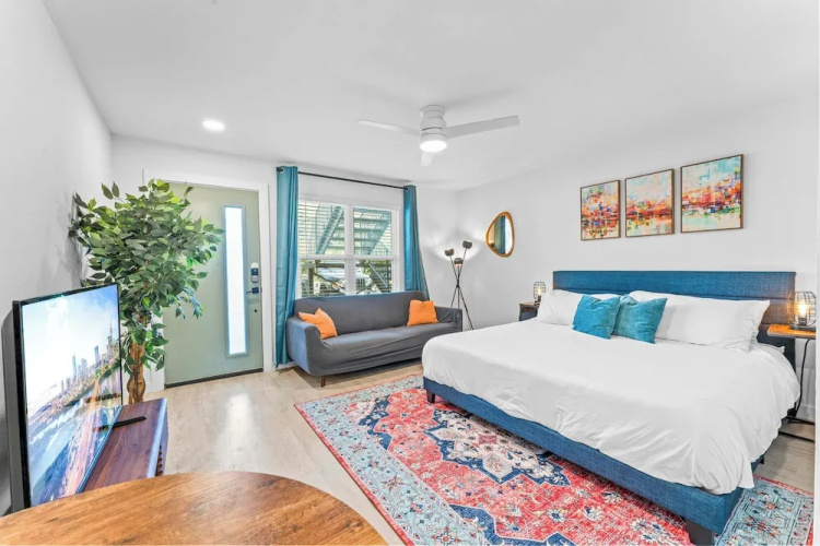 Prime Soco Cute Studio w Laundrywifi 7 Min to DT