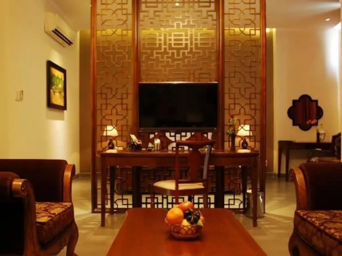 Suite with city view