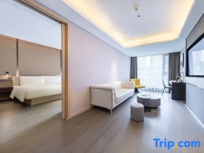 Suite with city view