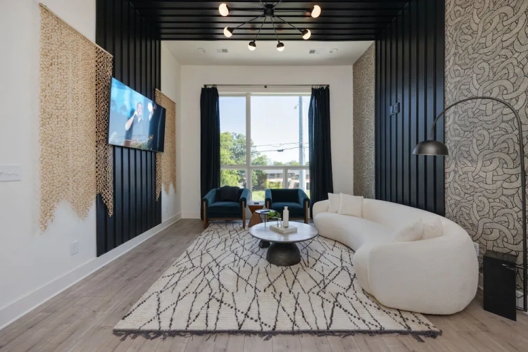 4 Bedrooms Cottage