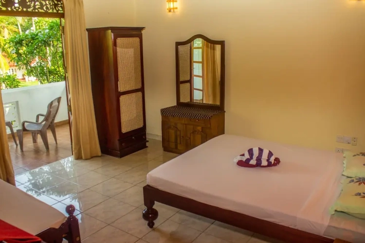 1 Bedroom Luxury Double room with balcony and with garden view