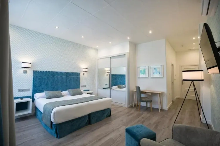 Deluxe Suite