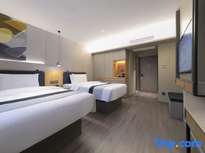 Standard Twin room with view