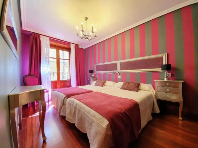 3 Bedrooms Apartment