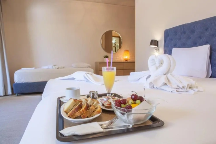 Standard Triple room