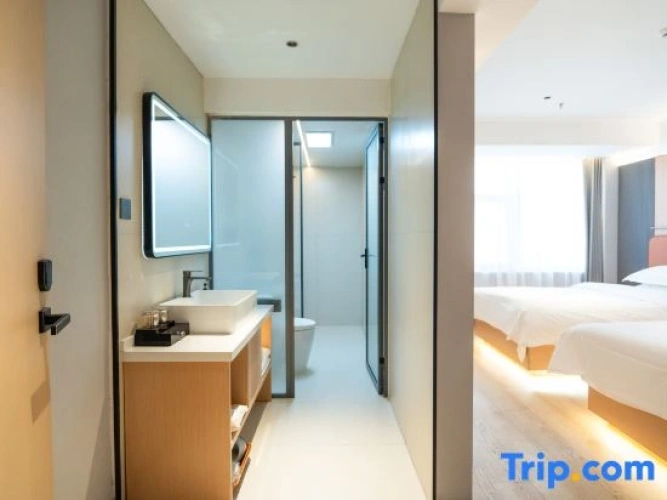 Premier room