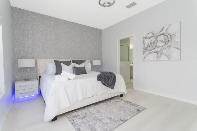 150 Amazing Home Located Close to Disney