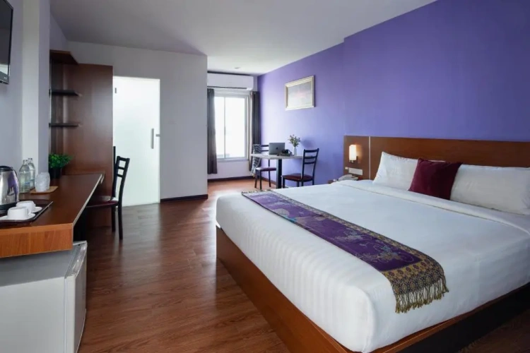 Deluxe Double room with city view