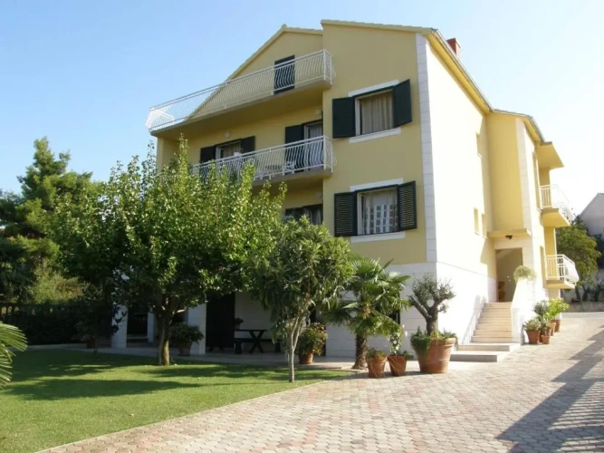 1 Bedroom Apartment with balcony