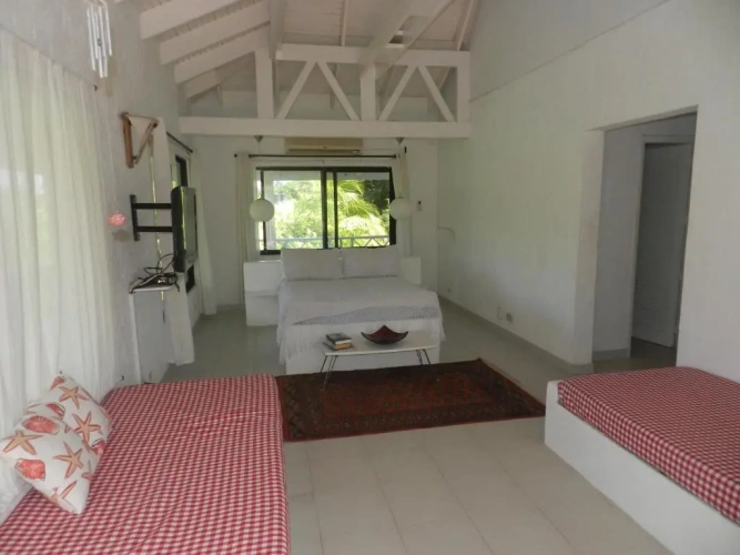 5 Bedrooms Cottage