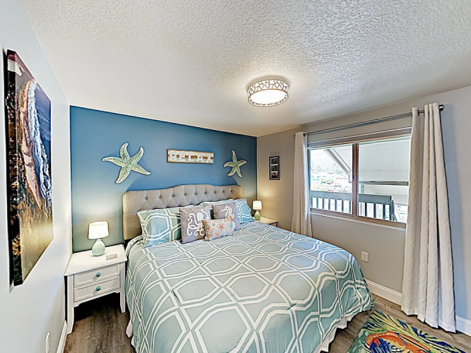 145 Rockaway Beach - 1 Br Condo