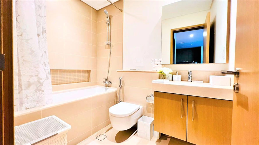 Stunning apartment beach front with balcony Dubai Marina