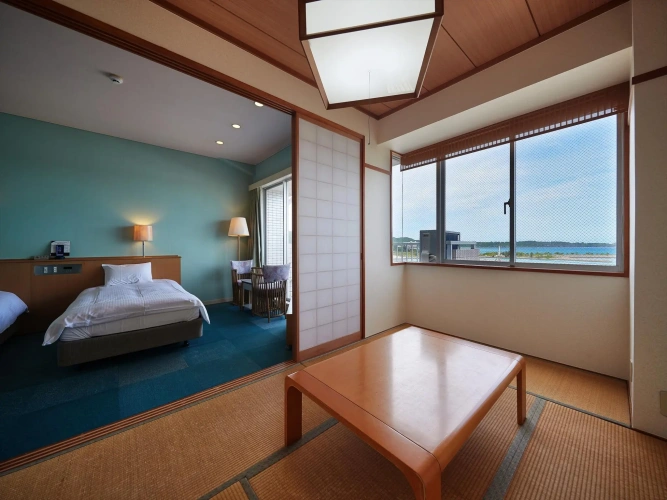 Standard Twin room with view