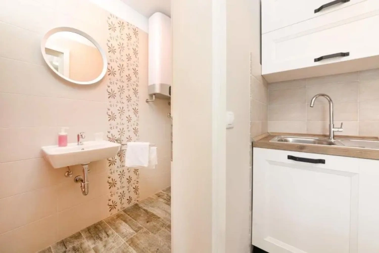 2 Bedrooms Villa