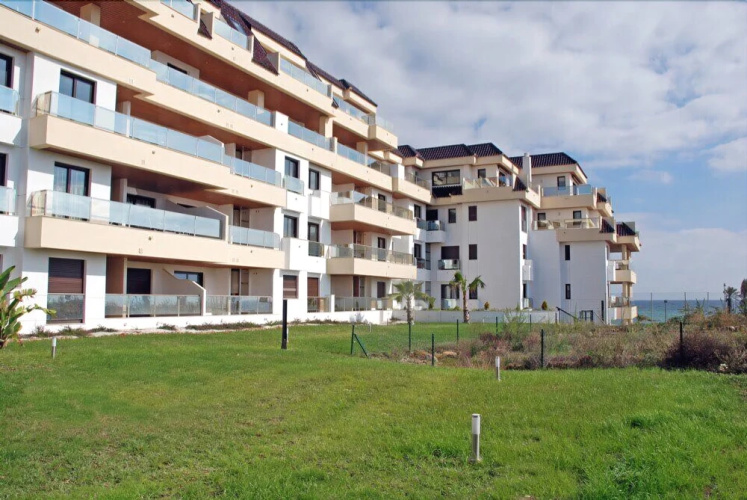 Apartment Marina del Castillo pool view
