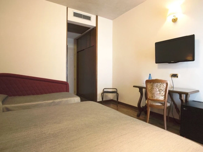 Standard Triple room with balcony