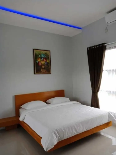 4 Bedrooms Villa