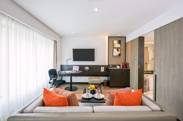 Narai Hotel (SHA Extra Plus)