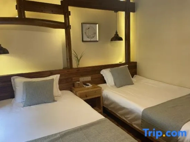6 Bedrooms Suite