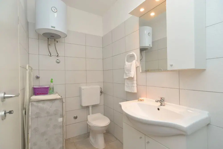 Apartment 1395