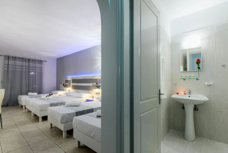 Savvas De Val Hotel