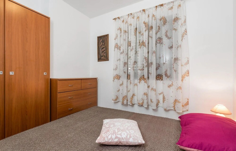 Awesome Home in Starigrad With Wifi and 2 Bedrooms