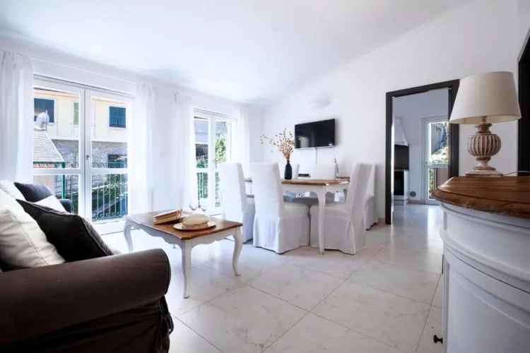 Edone' by PortofinoHomes