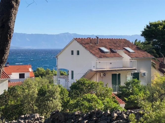 Apartment with sea view