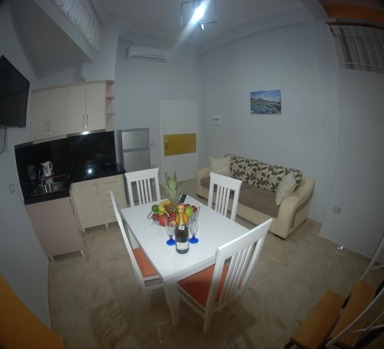 Crown Deluxe Apartments