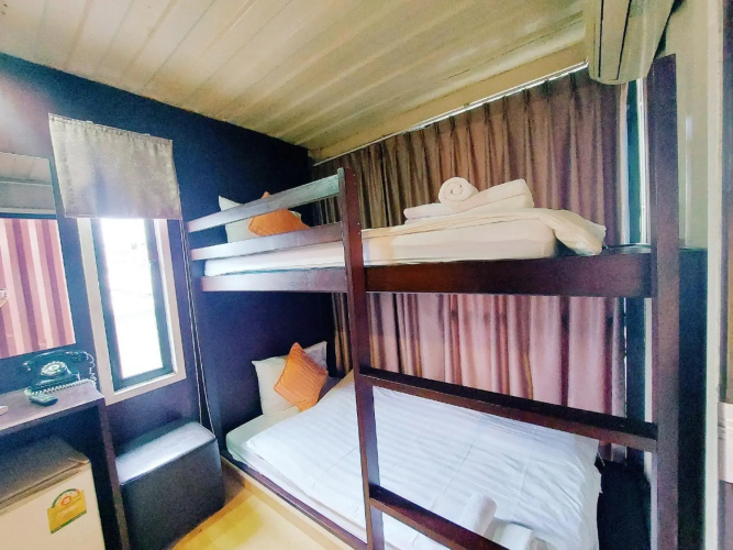 Retro Box Hotel