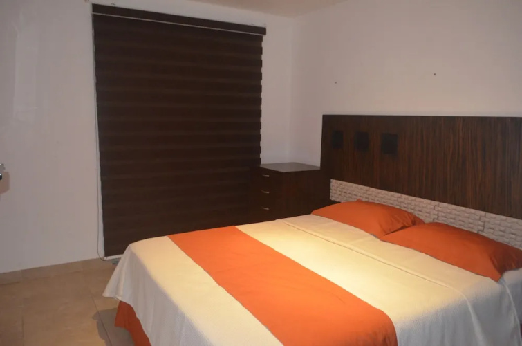 Luxury Apartment 3 r private beach
