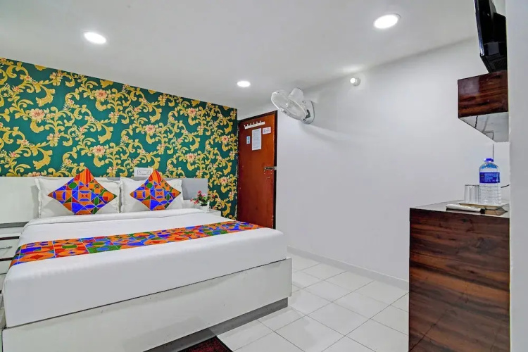 Fabhotel Dream Star