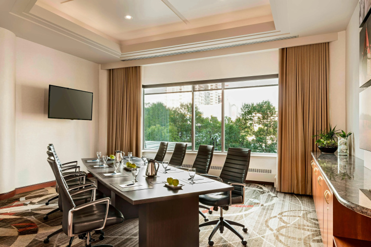 Sheraton Suites Calgary Eau Claire photo 8