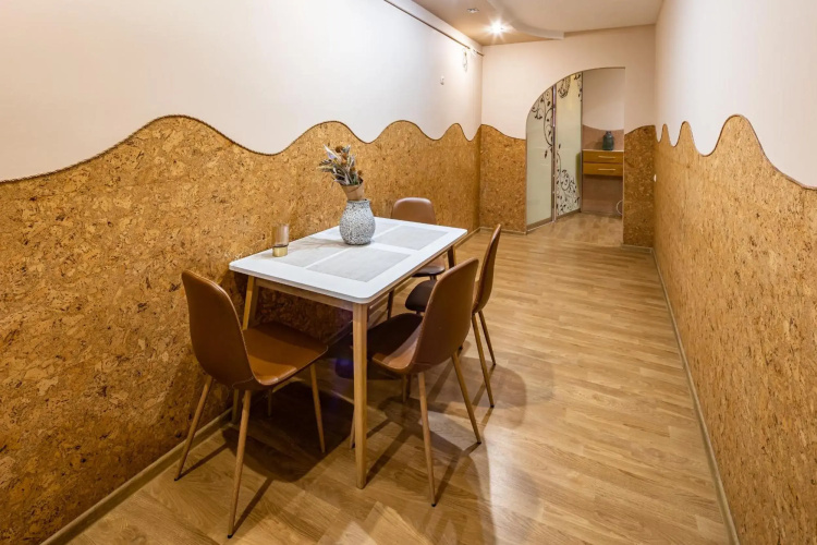 The MAIN square! 2 separated bedrooms, balcony