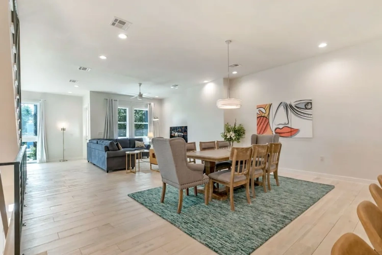 4 Bedrooms Standard room with balcony