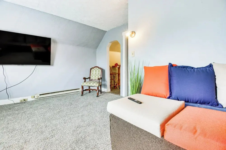 Pet-friendly Cincinnati Apt: 5 Mi to Downtown!