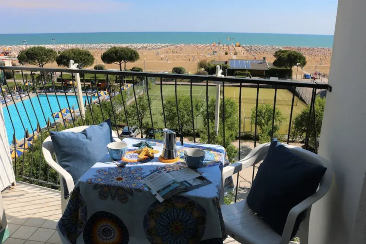 Beachfront Flat With View