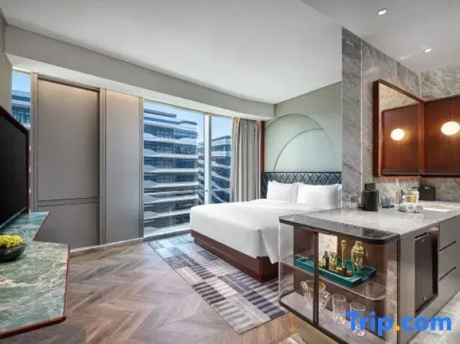 Deluxe Double Family room with street view