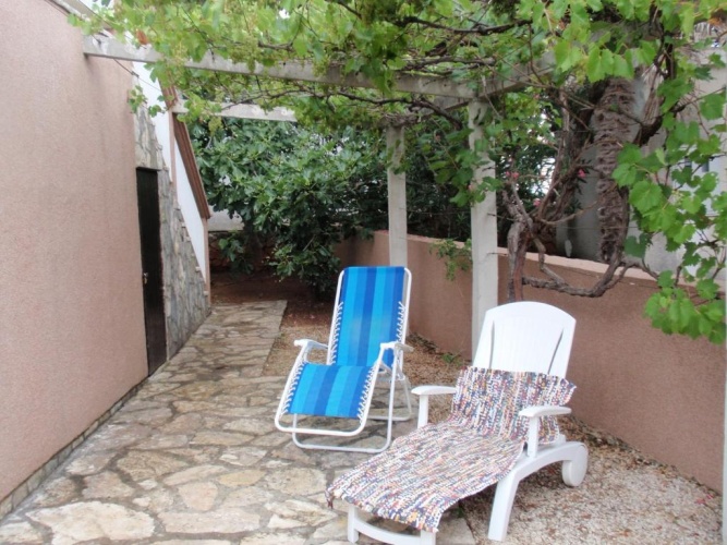 2 Bedrooms Cottage