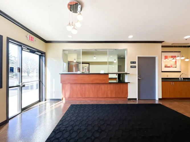 Blaine Town Inn & Suites