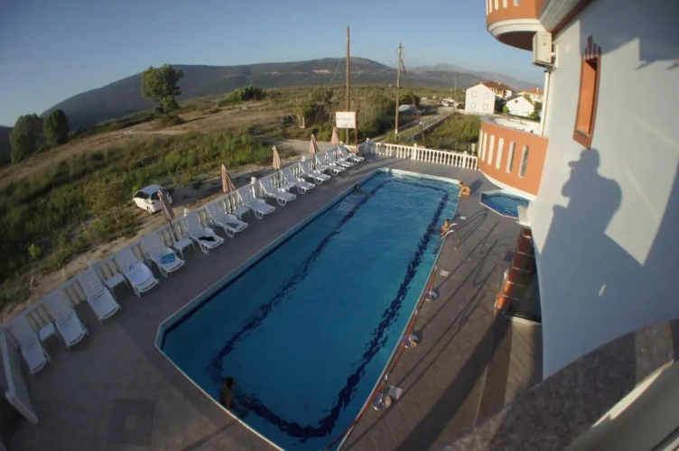 Standard Triple room with pool view
