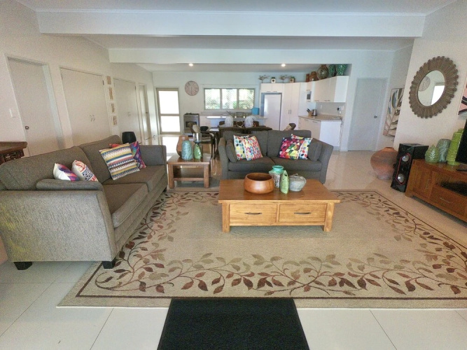 Natura Beach Pool Villa 2