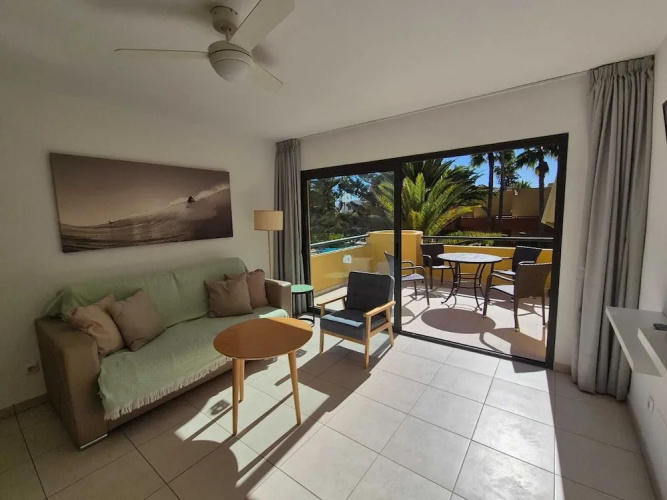 Beach Apt With Fast Wifi