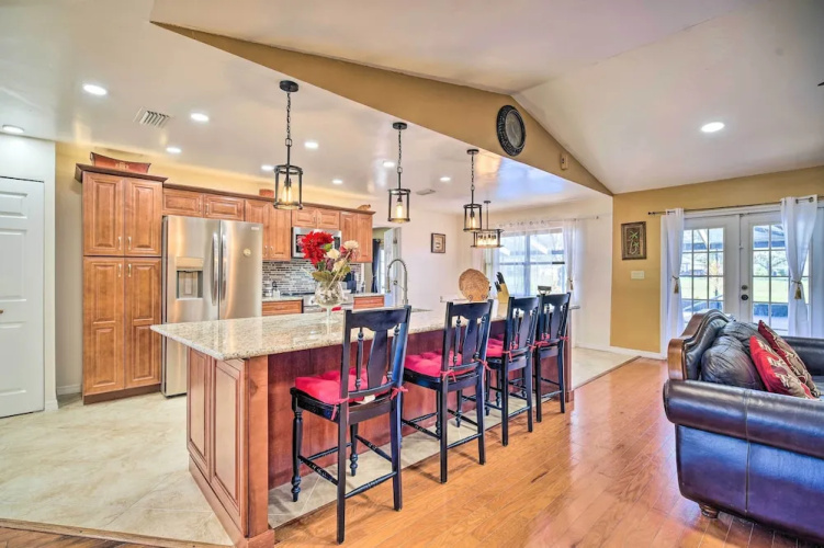 Lanai, Pool & Gas Grill: Sebring Retreat!