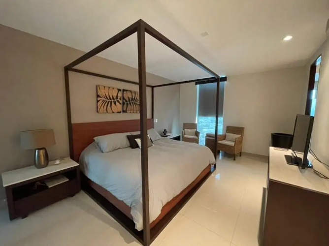 Gavias Golden Shore